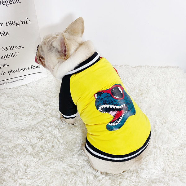 Jacheta pentru caini in trei culori si aplicatie