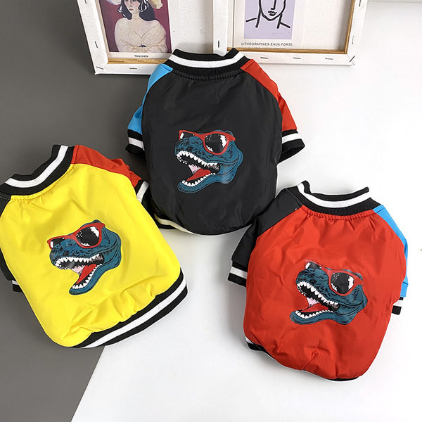 Jacheta pentru caini in trei culori si aplicatie