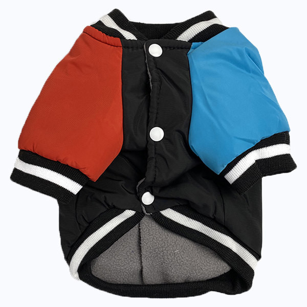 Jacheta pentru caini in trei culori si aplicatie