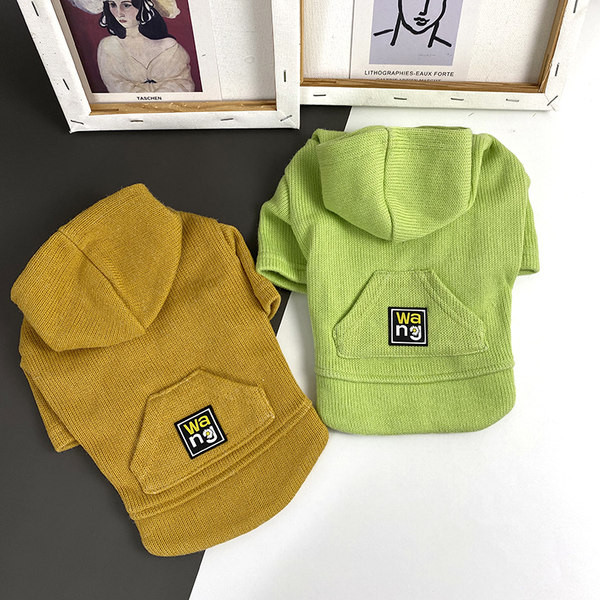 Bluza cu buzunar si gluga pentru caini