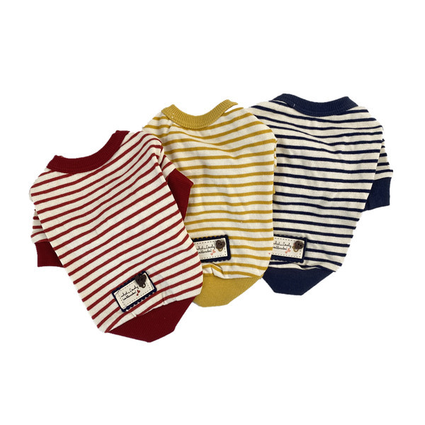 Bluză în dungi pentru câini cu emblemă