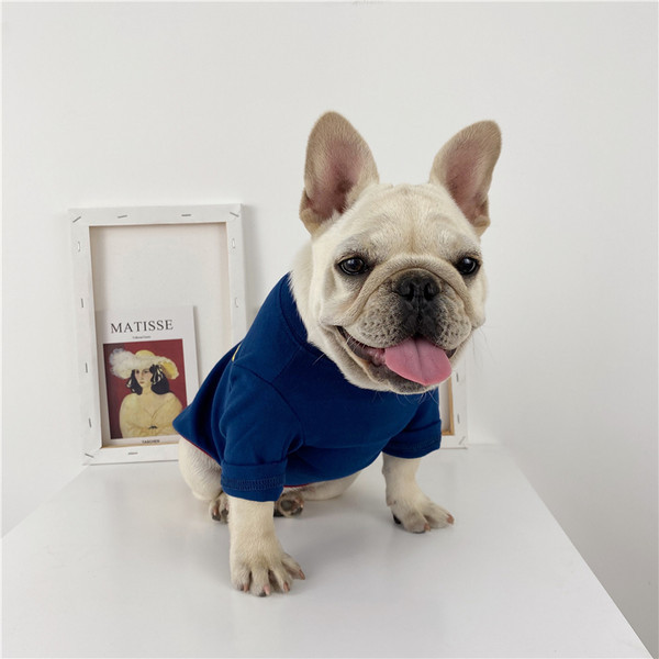 Kahes värvitoonis kirjaga pluus koertele