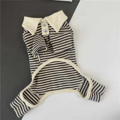 Triibuline kaelarihmaga kombinesoon koertele