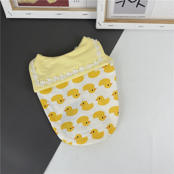 Kaelarihma ja värvilise aplikatsiooniga puuvillane pluus koertele