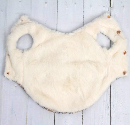 Ruuduline sulevoodriga vest koertele