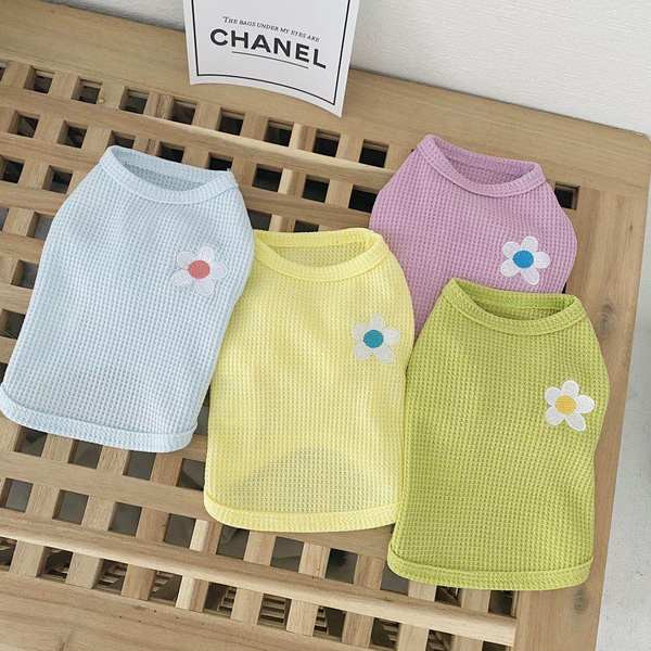 Mitmes värvitoonis tikandiga kevadkardigan