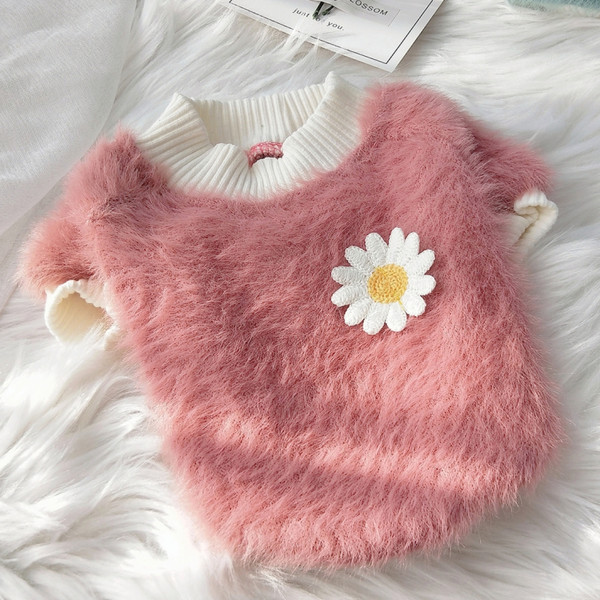 Bluză modernă de pluș cu o floare pentru câini
