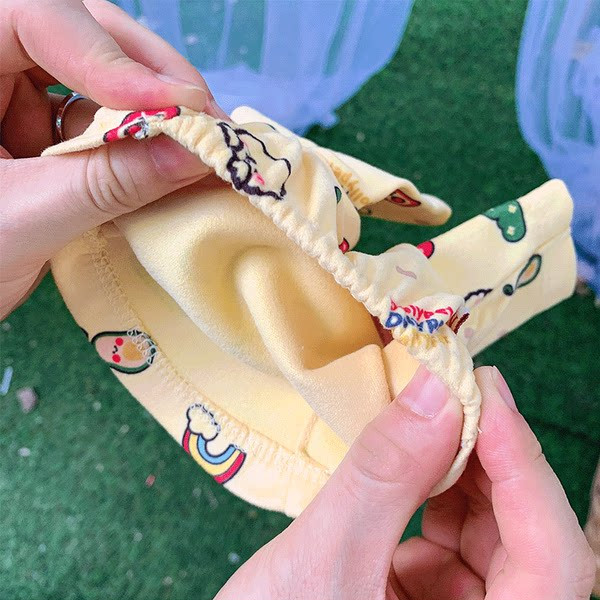 Kolmes värvitoonis värvilised riided koertele