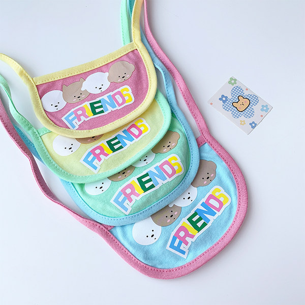 Neljas värvitoonis rinnatükiga kostüüm koertele