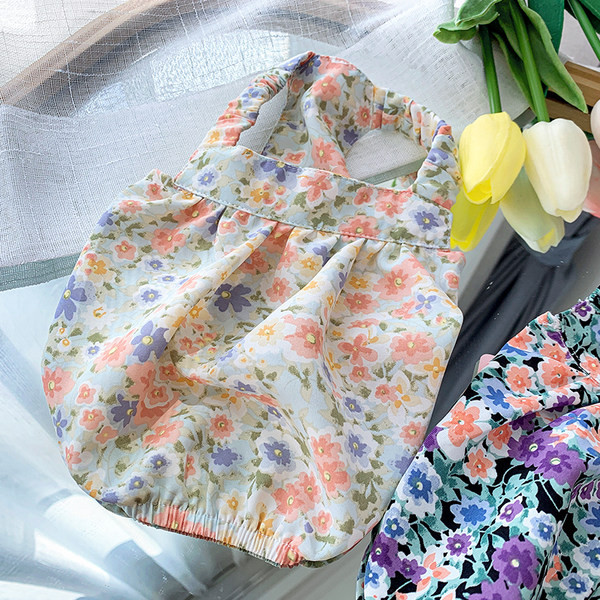 Stiilne lillemustriga kleit koertele