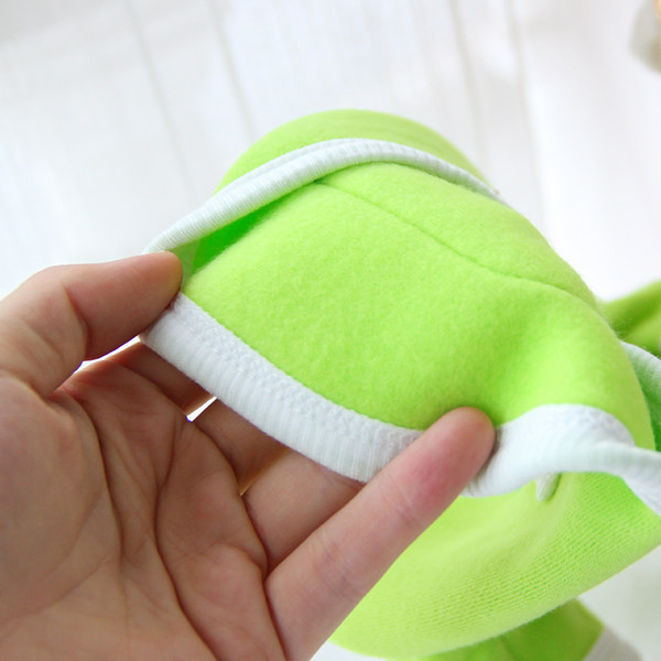 Tasku ja tikandiga pluus koertele