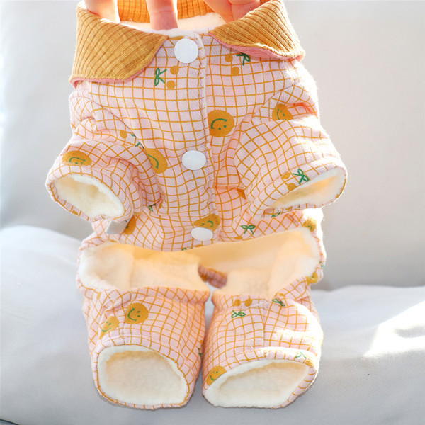 Tikandiga ruuduline kombinesoon