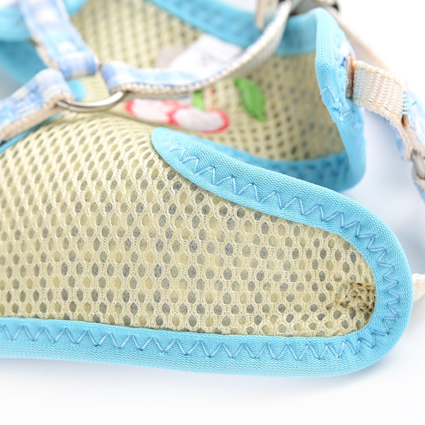 Tikandite ja rihmaga riided koertele