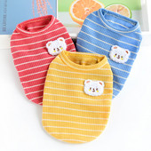 Aplikatsiooniga triibuline pluus koertele