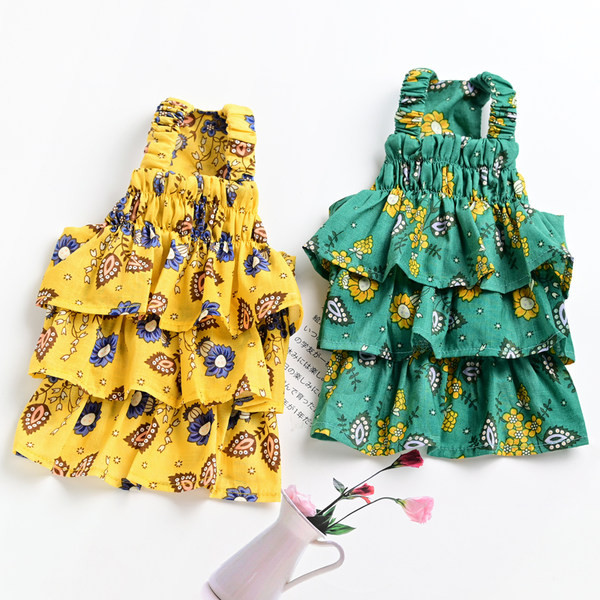 Lillemotiividega kleit koerale