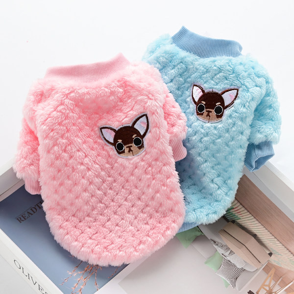 Moodne koerte pehme tikandiga pluus