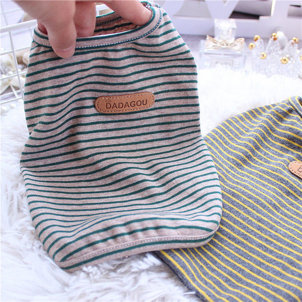 Triibuline koerte tops kahes värvitoonis