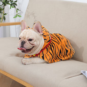 Manta pentru caini cu gluga in doua culori