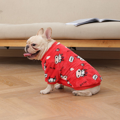 Moodne plüüsmantel koertele