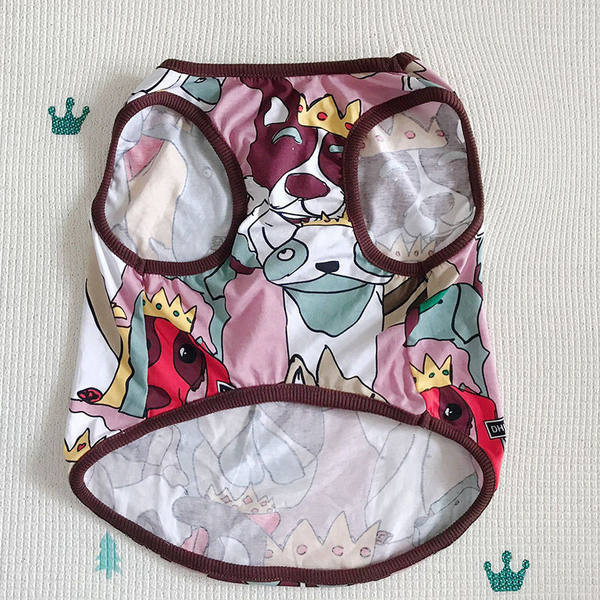 Moodne trükiga vest koertele