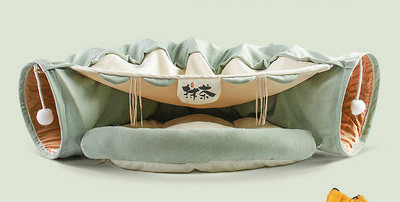 Katės tunelis su kačių lova