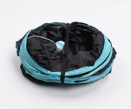 Τούνελ παιχνιδιού με γάτες