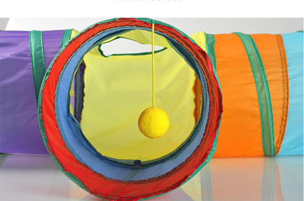 Kolme väljapääsu ja ripatsiga kassitunnel