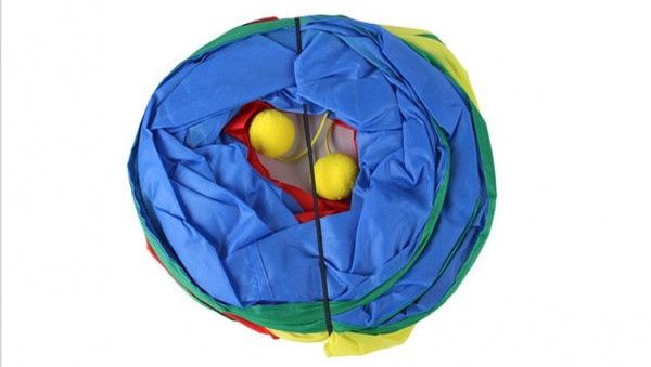 Γάτα τρίχρωμη σήραγγα με τέσσερις εξόδους