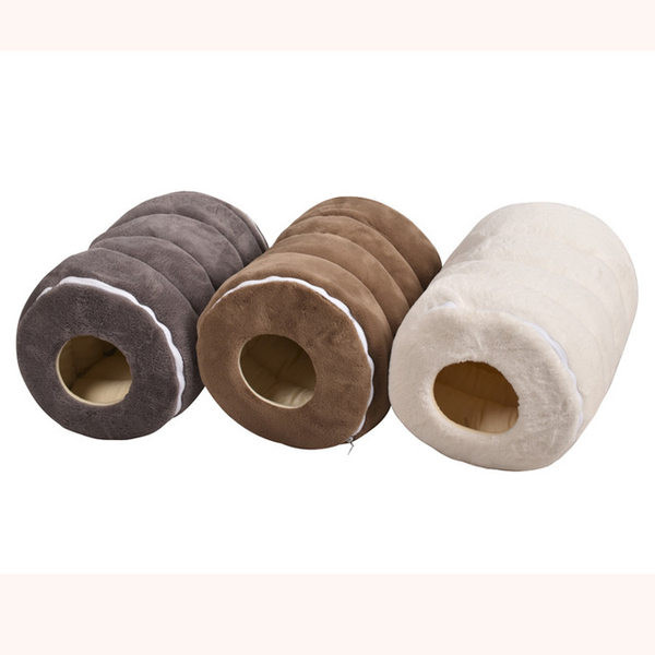 Tunel cald de pluș pentru pisicile care se joacă și dorm