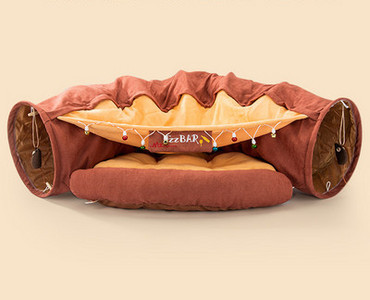 Casă pentru pisici cu tunel și jucărie