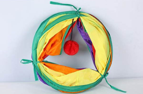 Tunel textil pentru pisici - diferite modele