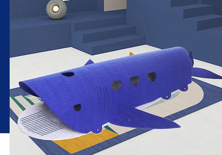 Tunel pentru pisici în formă de rechin