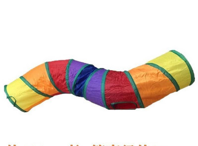 Diferite modele de tuneluri textile pentru pisici de joc