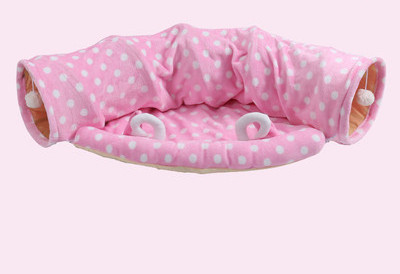 Kolmes mudelis voodiga tunnel kassidele