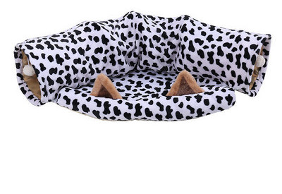 Kolmes mudelis voodiga tunnel kassidele