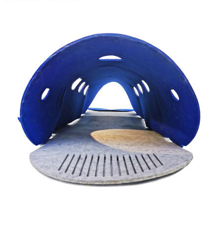 Rotaļām piemērots kaķu tunelis