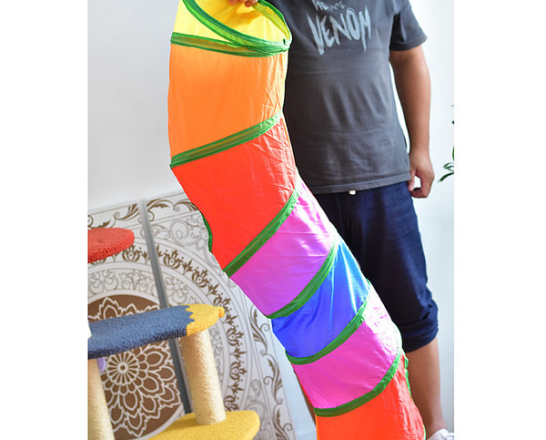 Mitmevärviline tunnel kassidele kahes mudelis