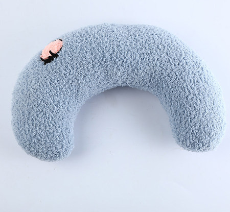 Minkšta pagalvė katėms su siuvinėjimu