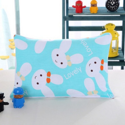 Spilvens kaķiem dažādos modeļos un izmēros