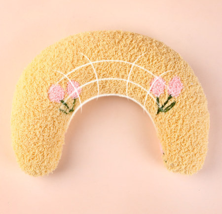 Perna pentru pisici cu broderie in mai multe culori