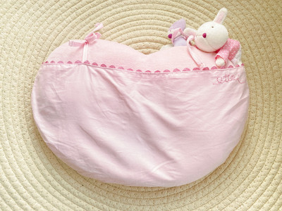 Plišani jastuk za mačke u različitim oblicima