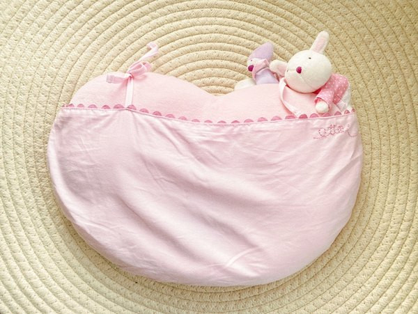 Plišani jastuk za mačke u različitim oblicima