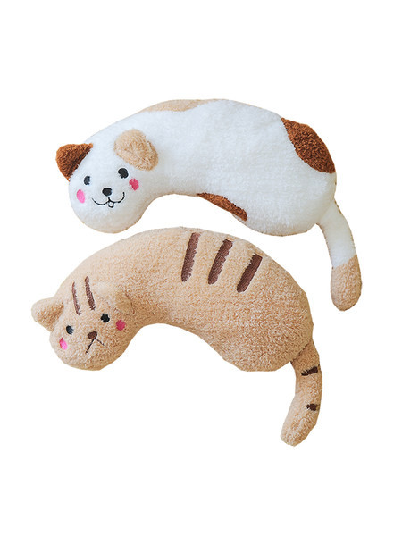 Tikandiga plüüsis kassipadi