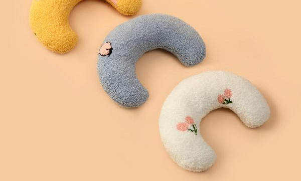 Perna de plus pentru pisici