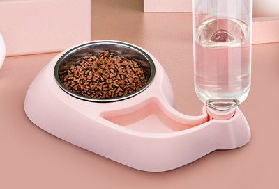 Toidukauss kahes mudelis kasside dosaatoriga