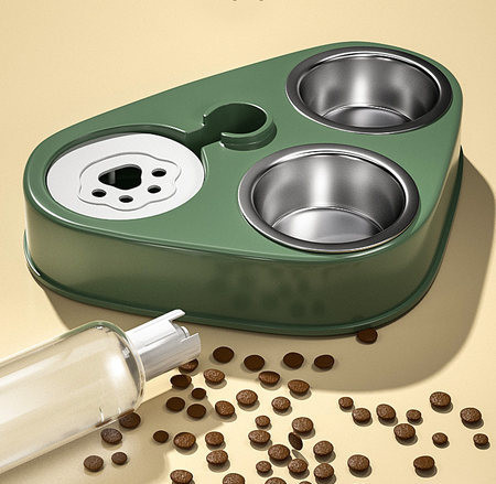 Kassidele sobiv toidu- ja veekauss