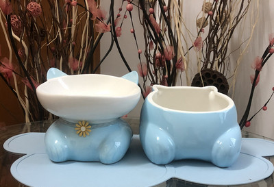 Bol din ceramică în formă de pisică