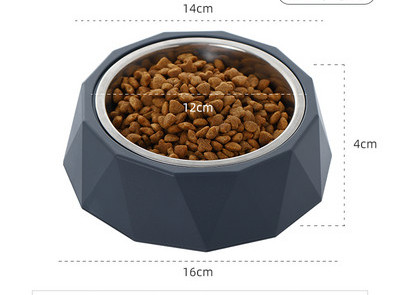 Roostevabast terasest ümmargune kauss kassitoidu jaoks
