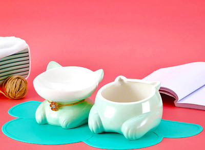 Μπολ με νερό για γάτα - ένα ή δύο