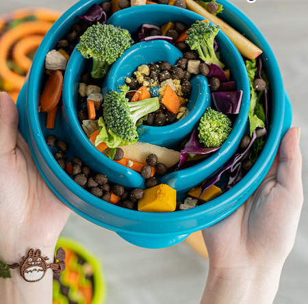 Bol de plastic în diferite culori